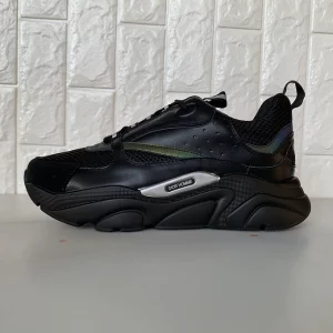 Dior B22 black reflective