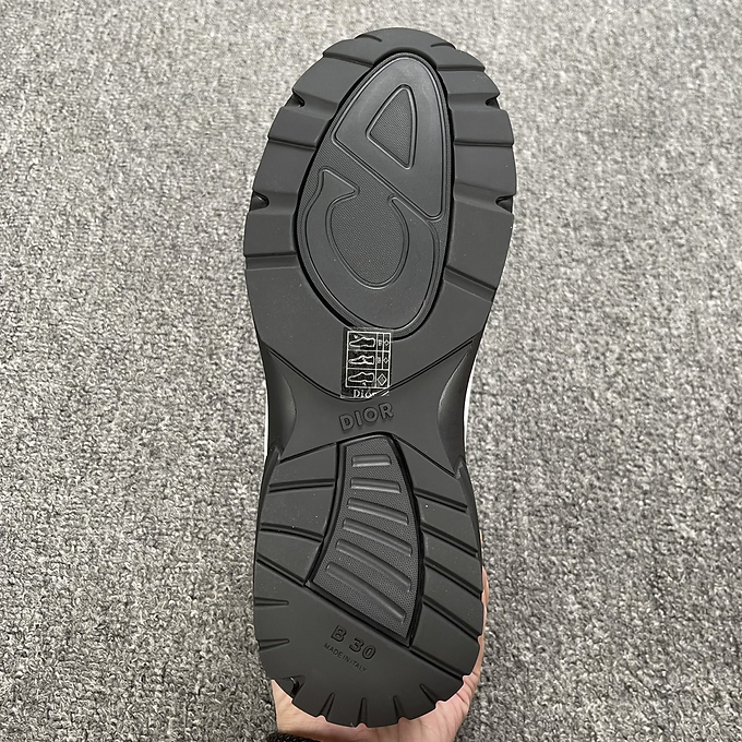 d39d3d_cdc497850f5749309a066217043ab7a5~mv2 Dior b30 light grey black