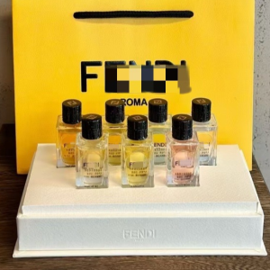 O1CN01c38Ixy1QAHTLmz0cx_!!2220407171935-0-cib Fendi Fragrance Set 1