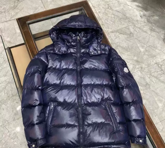 Screenshot 2025-11-06 120331 Moncler Maya Navy