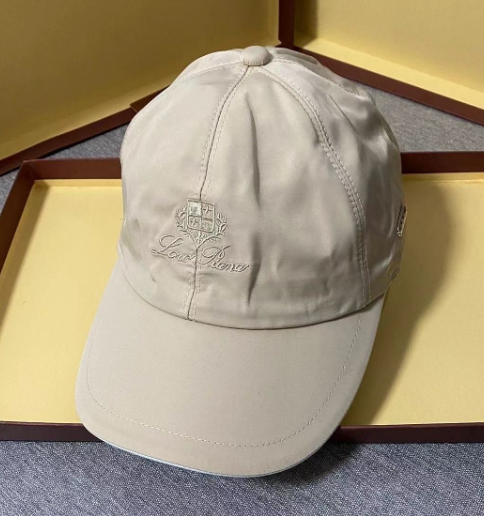 Loro Piana Cap Beige