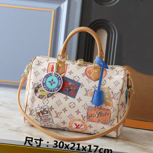 LV Bag "Travel" White